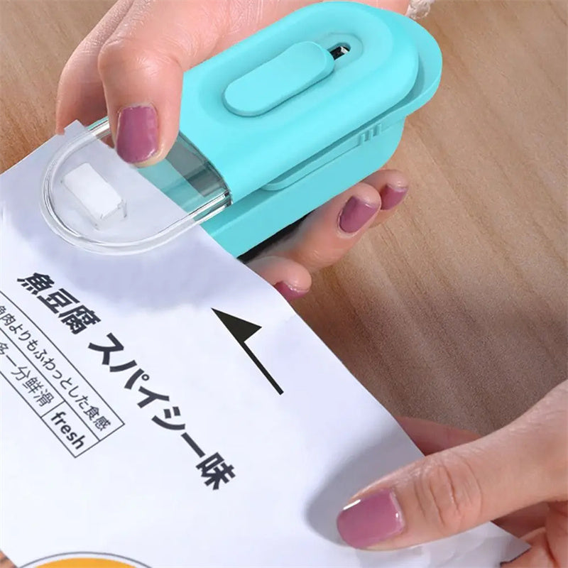 Multi-Functional Handheld Portable Food Storage Bag Sealer Bag Heat Sealer Battery Powered Kitchen Gadgets